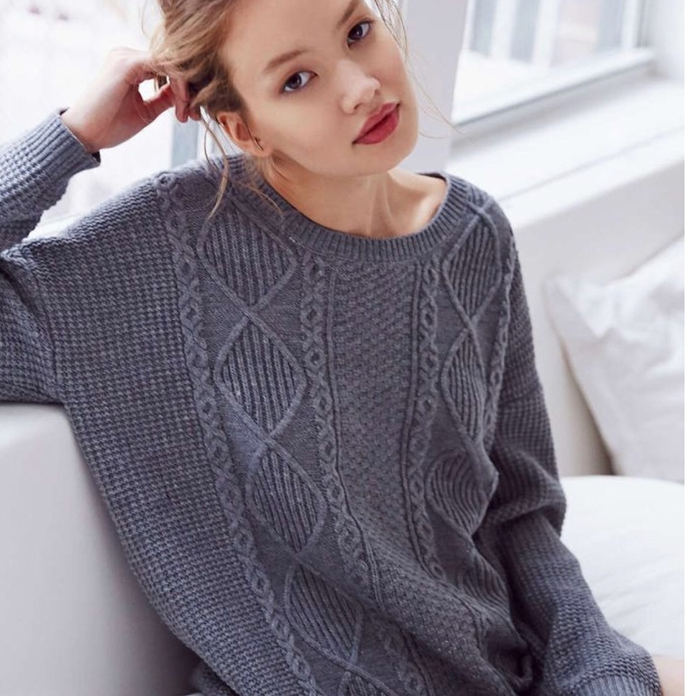 Chunky grey sweater with elbow patches